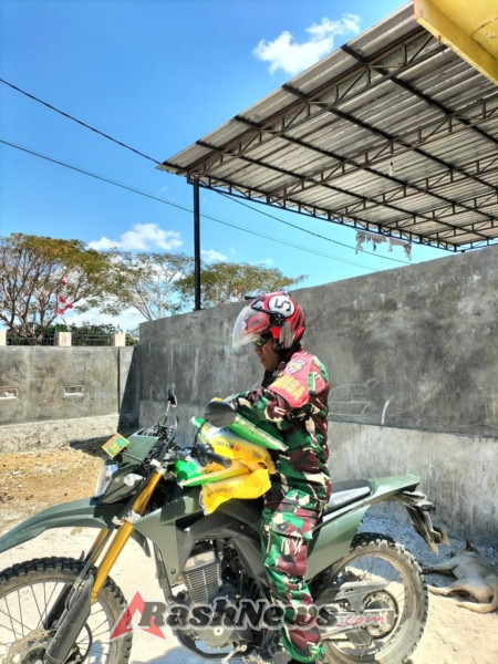 Babinsa Himbau Warga Jaga Kesehatan di Tengah Cuaca Angin Kencang