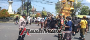 Babinsa Blahbatuh Wujudkan Rasa Aman dalam Rangkaian Pitra Yadnya