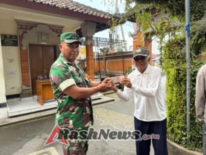 Beri Pelayanan Kepada Warga, Babinsa Takmung Dan Tohpati Dampingi penyaluran BLT DD