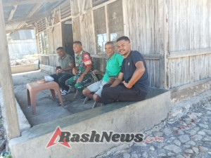 Babinsa Koramil 1618-04/Bisel Laksanakan Anjangsana di Desa Teba, Jalin Keakraban dengan Warga