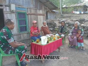 Babinsa Koramil 1618-05/Biut Jalin Komsos di Desa Taunbaen, Ciptakan Suasana Penuh Kehangatan