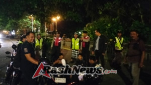 Polsek Mengwi Gelar Patroli Terpadu Bersama Pecalang Desa Mengwi