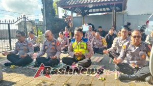Polsek Pupuan Melaksanakan Persembahyangan Bersama di Hari Raya Saraswati