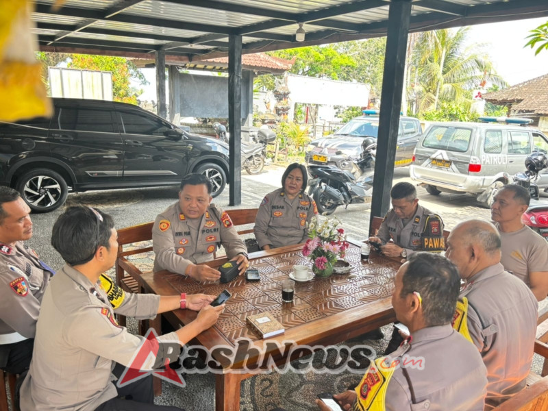 Pertemuan (Anev) personil Polsek Seltim dengan Kapolsek Seltim di Mapolsek Seltim