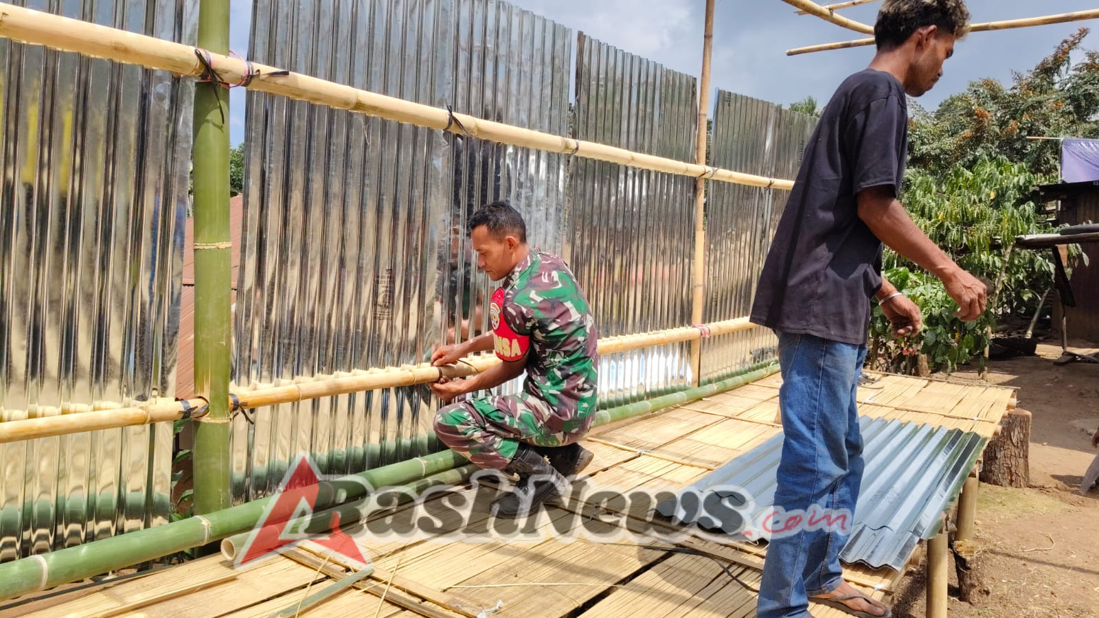 Babinsa Ende Aktif Bersinergi dengan Masyarakat Lewat Karya Bhakti dan Pamwil