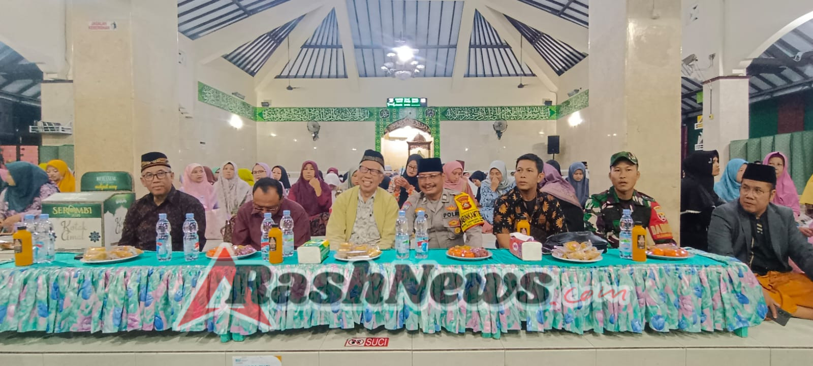 Bhabinkamtibmas Dangri Kelod Hadiri Peringatan Maulid Nabi Muhammad SAW di Masjid Darul Huda