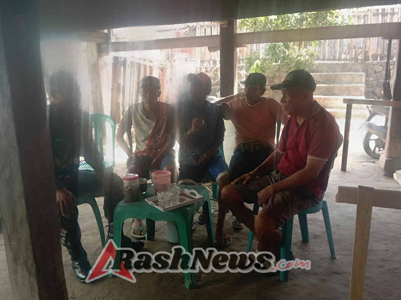 Sinergi Babinsa dan Masyarakat Airsuning dalam Menjaga Ketertiban Desa