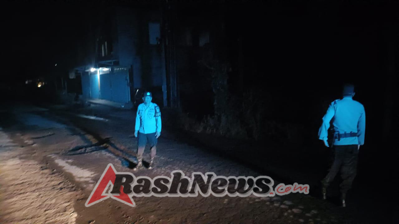 POLSEK SELAT LAKSANAKAN PATROLI BLUE LIGHT UNTUK CIPTAKAN SITUASI KONDUSIF