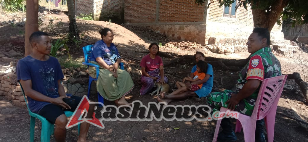 Babinsa Koramil 1618-05/Biut, Sertu Yulius David, Laksanakan Komsos di Desa Makun untuk Tingkatkan Semangat Warga