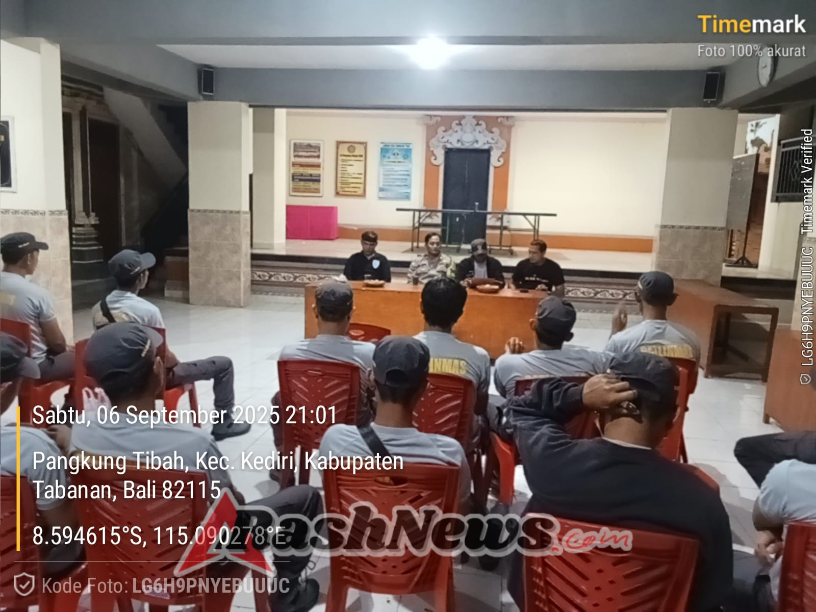 Bhabinkamtibmas Desa Pangkung Tibah Melaksanakan Pengamanan Rangkaian Perayaan Hari Raya Saraswati