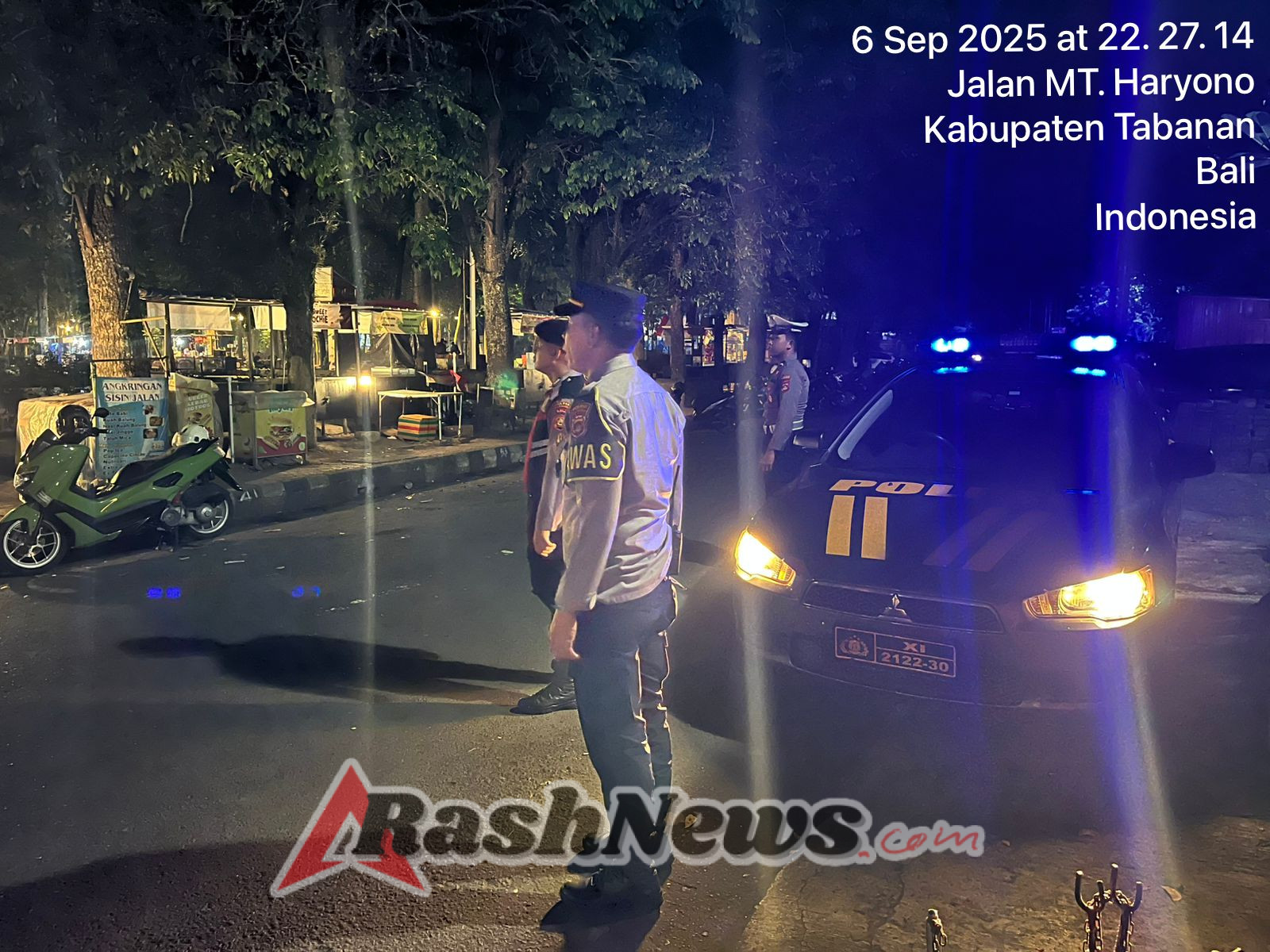 Menjaga keamanan pada malam hari Polsek Tabanan laksanakan Blue light Patrol