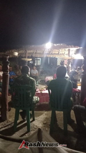 Babinsa dan Warga Kuatae Gelar Kongkow-Kongkow, Bahas Keamanan dan Kebersihan Lingkungan