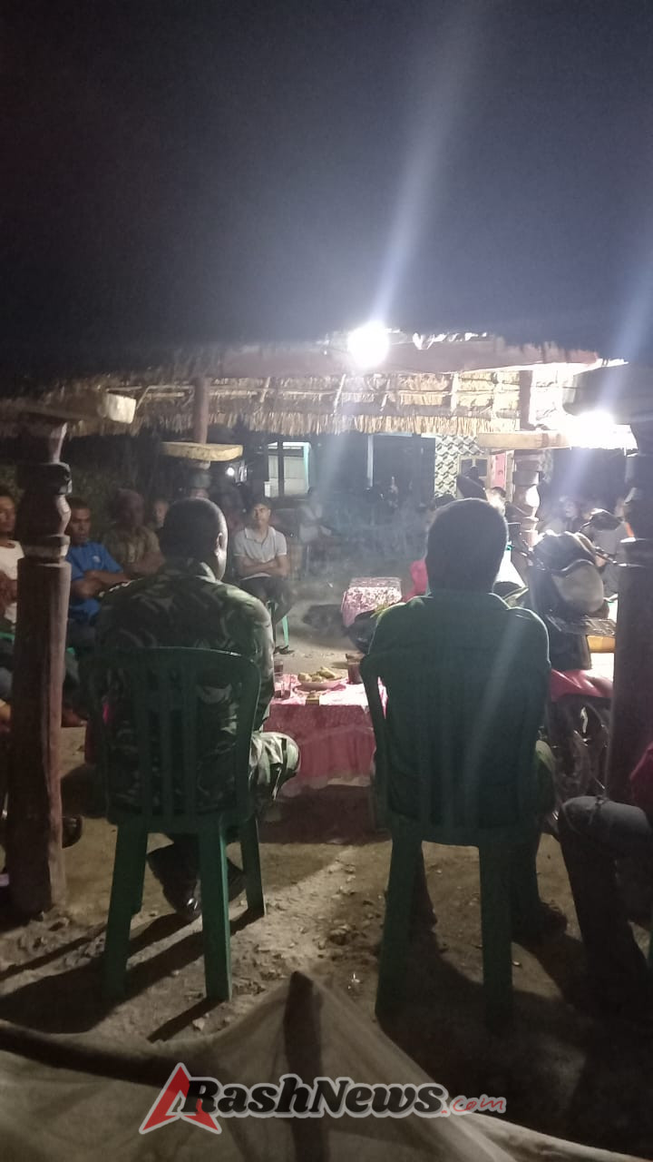 Babinsa dan Warga Kuatae Gelar Kongkow-Kongkow, Bahas Keamanan dan Kebersihan Lingkungan