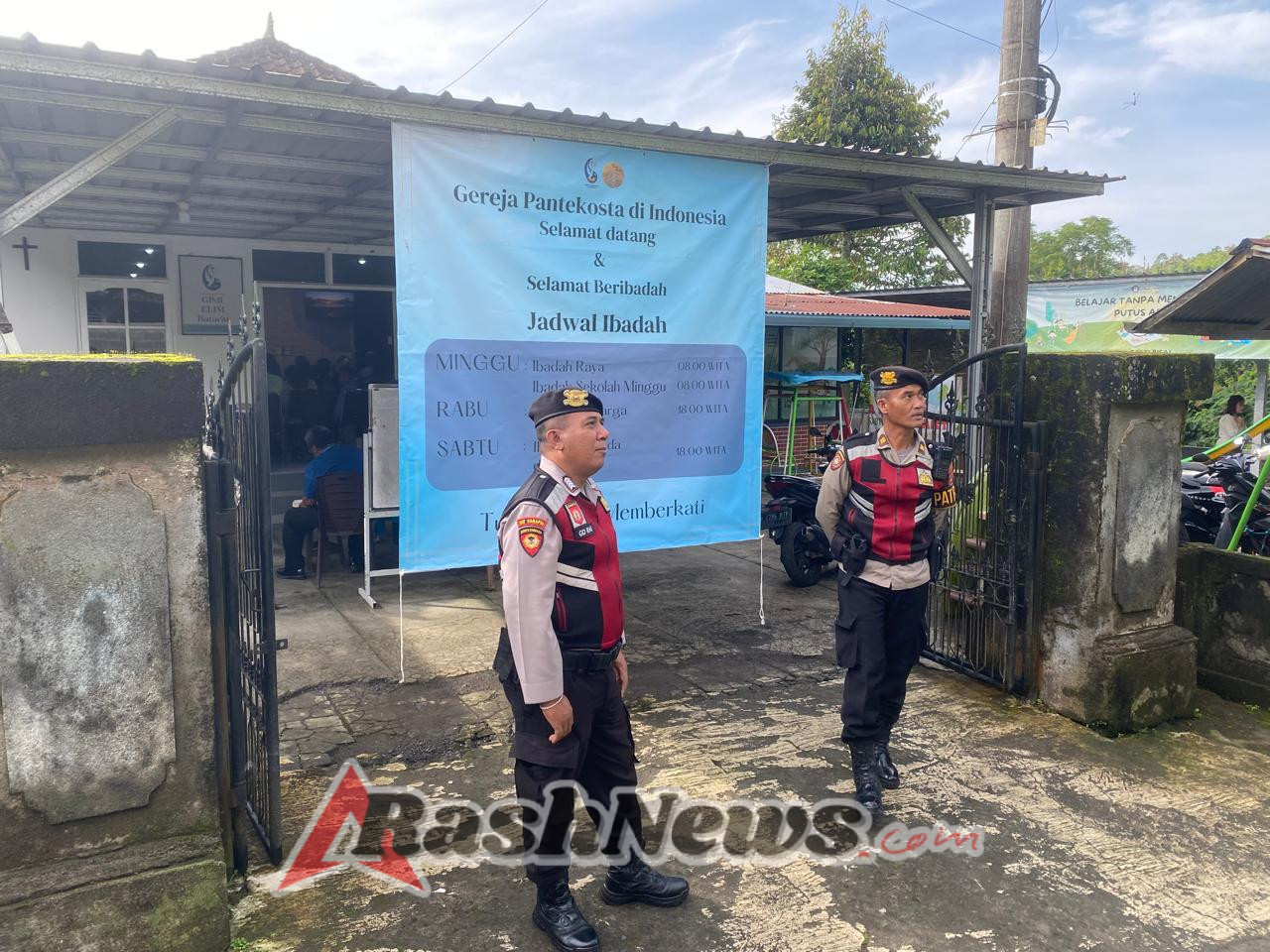 Polsek Baturiti Lakukan Pengamanan Misa Minggu umat Kristen