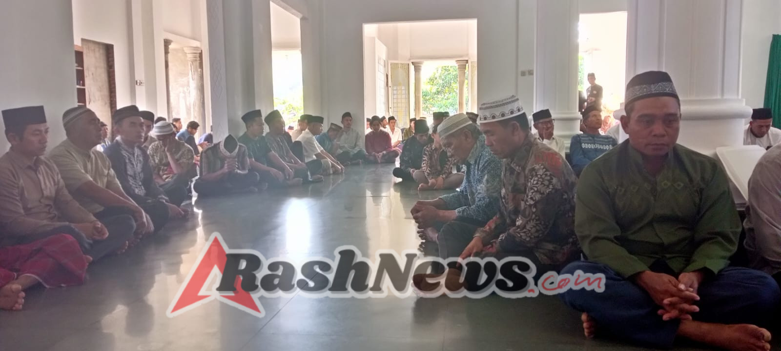 Peringatan Maulid Nabi Muhammad SAW di Desa Senayan Berlangsung Hikmat dan Aman