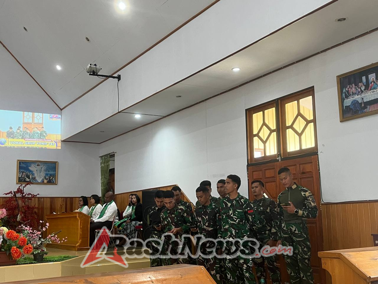 Satgas Yonif 743/PSY Hadirkan Pesan Damai Lewat Ibadah Bersama Jemaat Papua