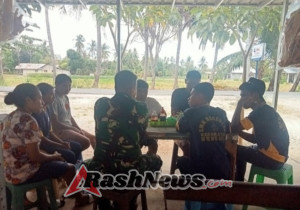 Komsos Babinsa Bakunase Dengan Siswa PKL Berjalan Humanis