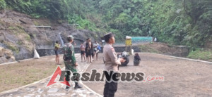 Babinsa Koramil 1616-07/Payangan Hadir Pastikan Kelancaran Persembahyangan Umat di Hari Saraswati