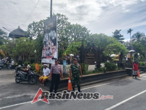 Pgs. Danramil Sukawati Apresiasi Babinsa yang Aktif Kawal Upacara Keagamaan Masyarakat