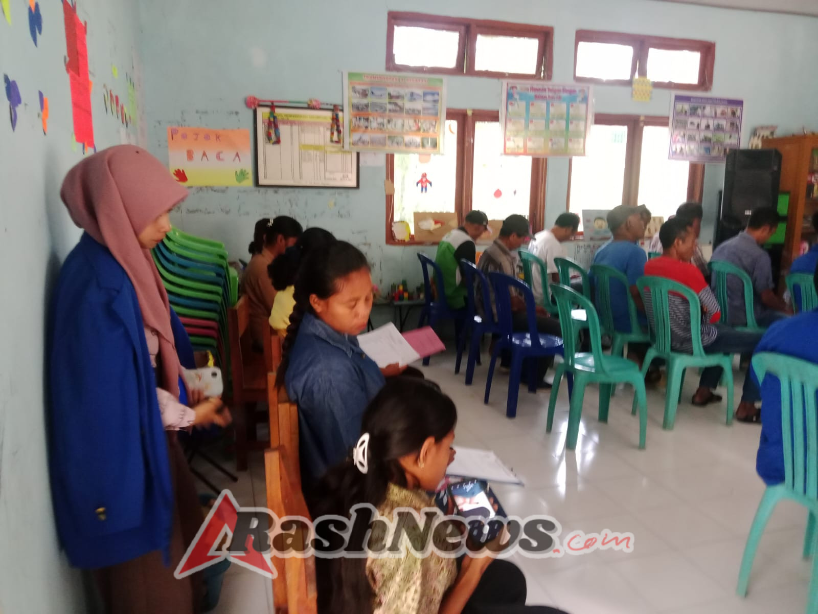 Musyawarah APBDes Perubahan 2025, Babinsa Koramil 1603-03/Paga Ajak Warga Jaga Kondusifitas