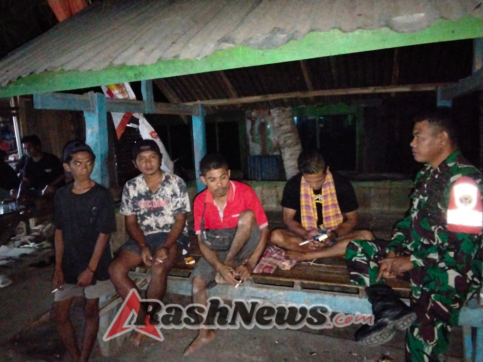 Babinsa Ruslan Turun Lapangan, Ajak Warga Tingkatkan Kewaspadaan