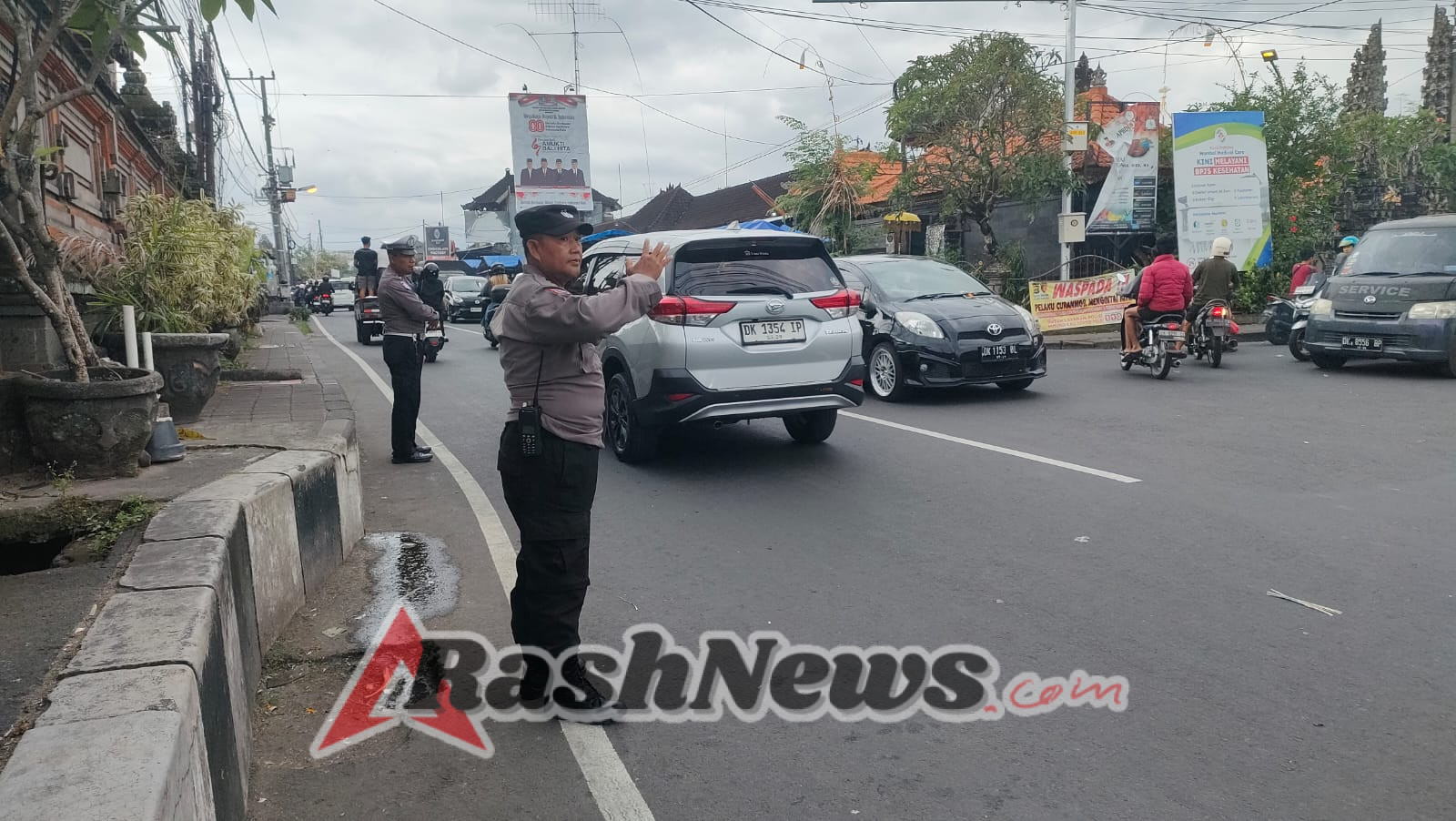 Hadir di Tengah Masyarakat, Polsek Abiansemal Gelar Gatur Lalu Lintas Sore Hari