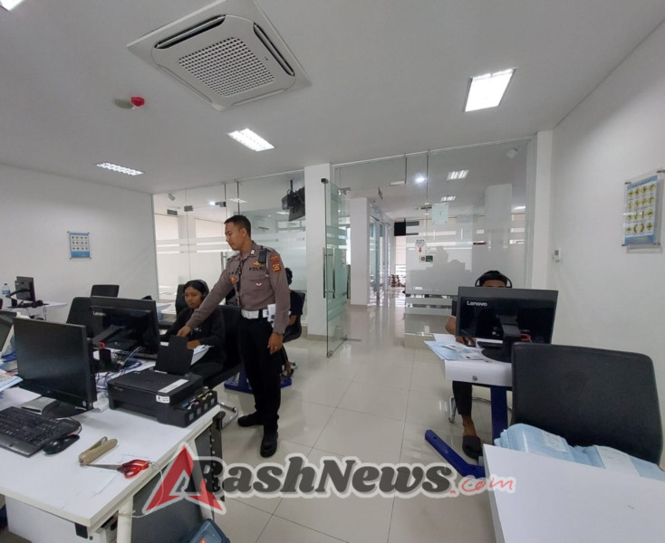 Personil Lantas Laksanakan Teori Avis Komputerisasi Bagi Pemohon SIM Baru