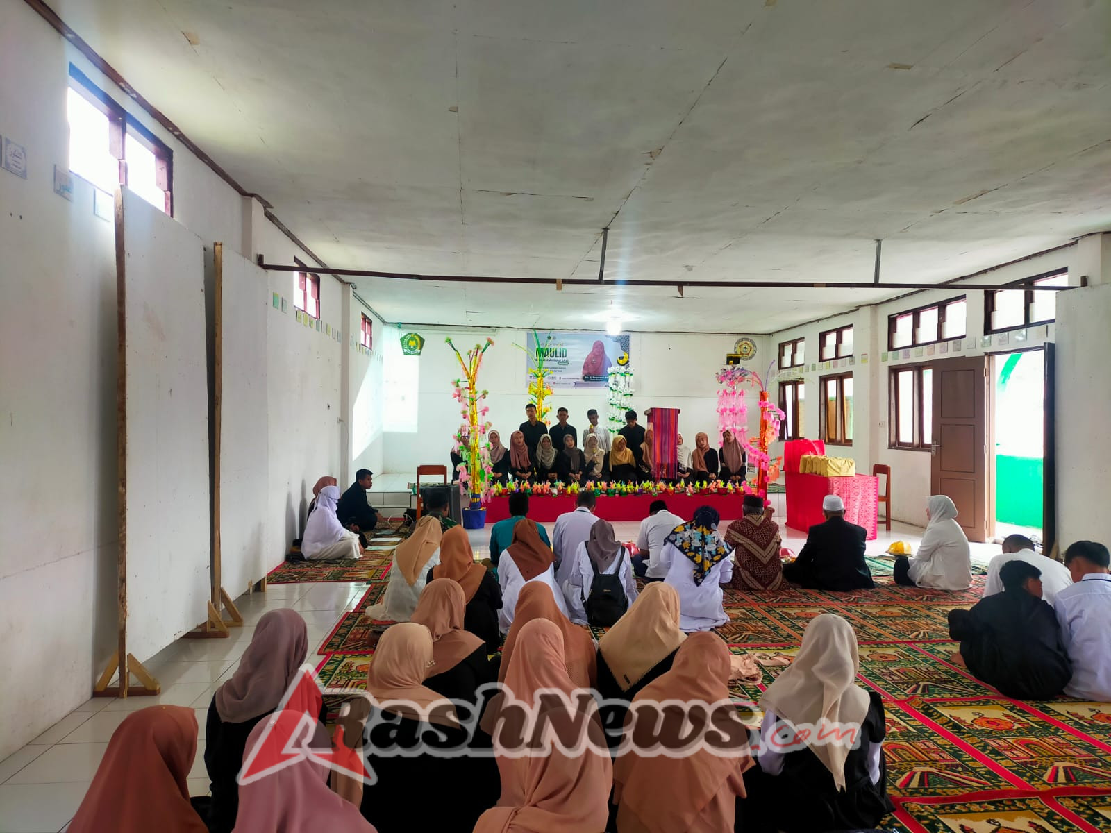 Peringatan Maulid Nabi Muhammad SAW di MAS Al Hikmah Soe Berlangsung Khidmat, Babinsa Turut Hadir