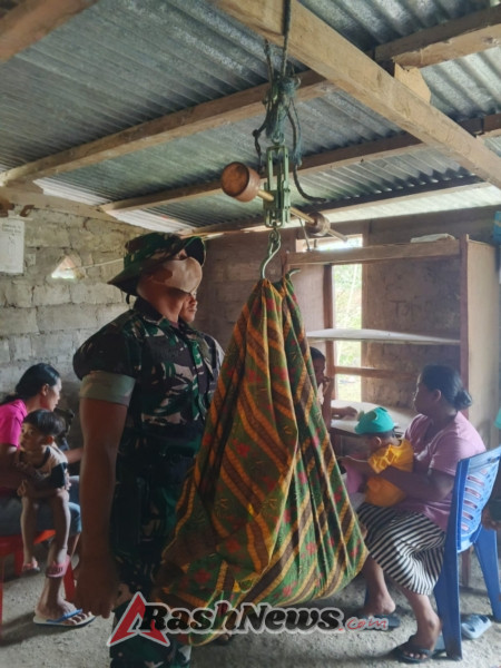 Pendampingan Posyandu, Babinsa Karera Dukung Tumbuh Kembang Anak Sehat