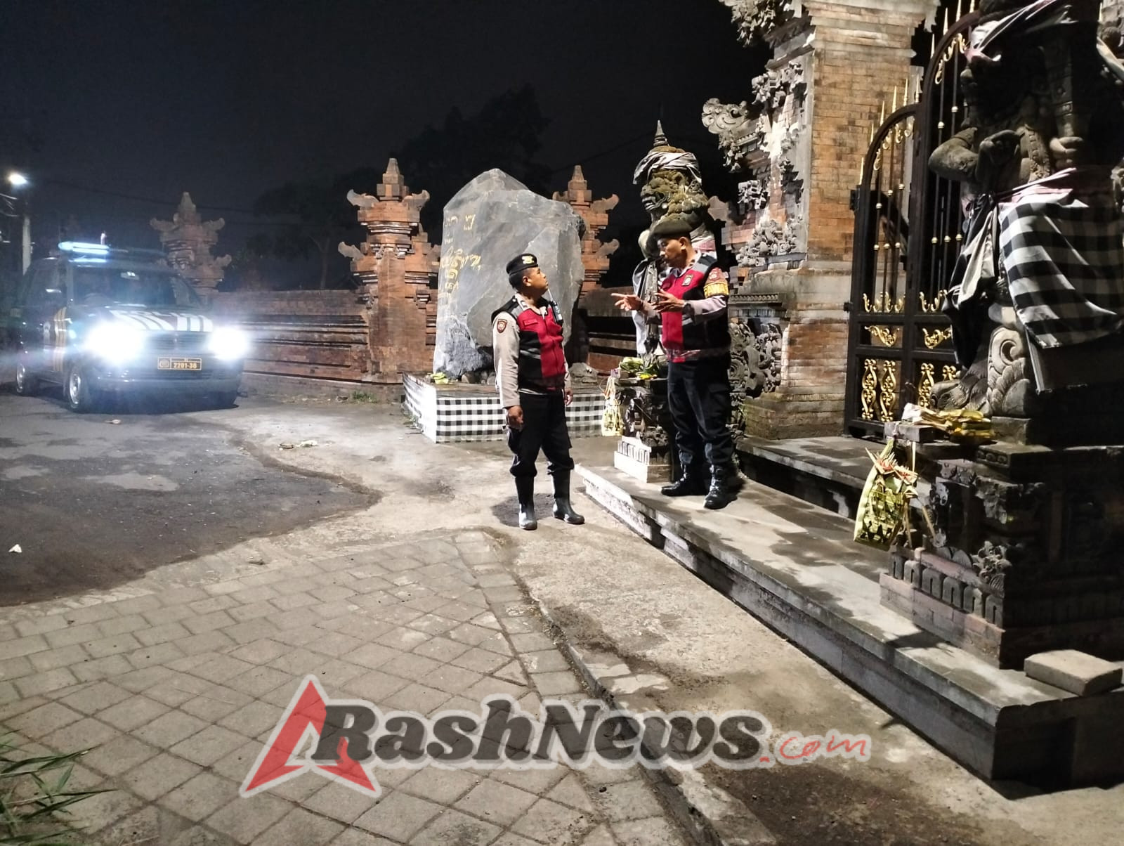 Ciptakan Kondisi Aman, Personel Polsek Abiansemal Patroli Subuh Ke Kawasan Tempat Suci