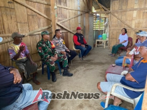 Komsos di Desa Rigi, Babinsa Koramil Boawae dan Bhabinkamtibmas Bahas Keamanan Lingkungan
