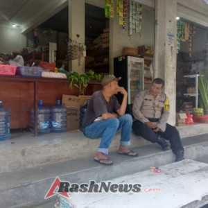 Bhabinkamtibmas Sambangi Warga Sampaikan Himbauan Kamtibmas