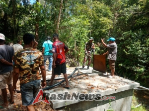 Babinsa dan Pemkec Kambata Mapambuhang Tegas Tertibkan Oknum Penyalahgunaan Pipa Air