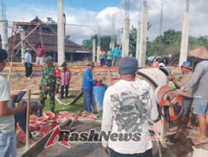 Kehadiran Babinsa Tambah Semangat Warga Dorokobo Gotong Royong