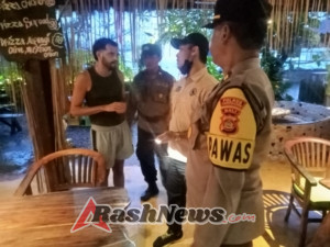 Polsek Padangbai Tindak Lanjut Pengaduan Wisatawan Asing Melalui Call Center 110