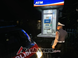 POLSEK SELAT LAKSANAKAN PATROLI BLUE LIGHT UNTUK CIPTAKAN SITUASI KONDUSIF