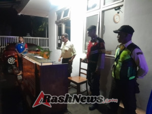 Samapta Polsek Mengwi Laksanakan Patroli Wilayah, Sambangi Gudang Indomarko Sampaikan Imbauan Kamtibmas
