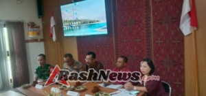 Dukung upaya atasi permasalahan kesehatan, anggota Koramil 1623-06/Selat hadiri lokakarya mini lintas sektoral bidang kesehatan.