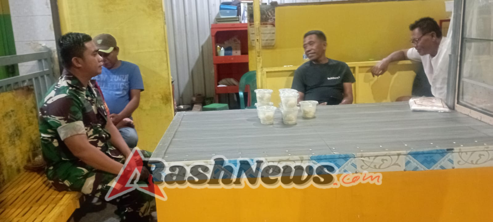 Upaya Preventif Babinsa Taliwang, Patroli Malam Wujudkan Situasi Kondusif