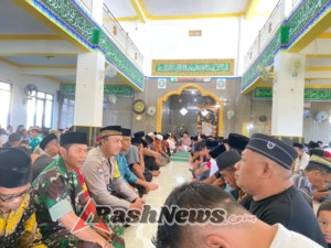 TNI Bersama Warga Rayakan Maulid Nabi di Masjid Baiturrahman Meraran