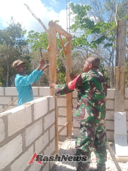 Wujud Kepedulian, Serka Silvester Berek Gelar Karya Bhakti di Desa Oematanboli