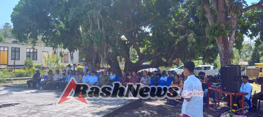 Babinsa Koramil 1612-03/Borong Hadiri Peletakan Batu Pertama Pembangunan SMPK Waemokel