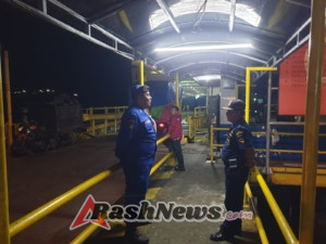 Pastikan Keamanan di Pintu Masuk Bali, Sat Polairud Polres Karangasem Periksa Kendaraan dan Penumpang di Pelabuhan Padangbai