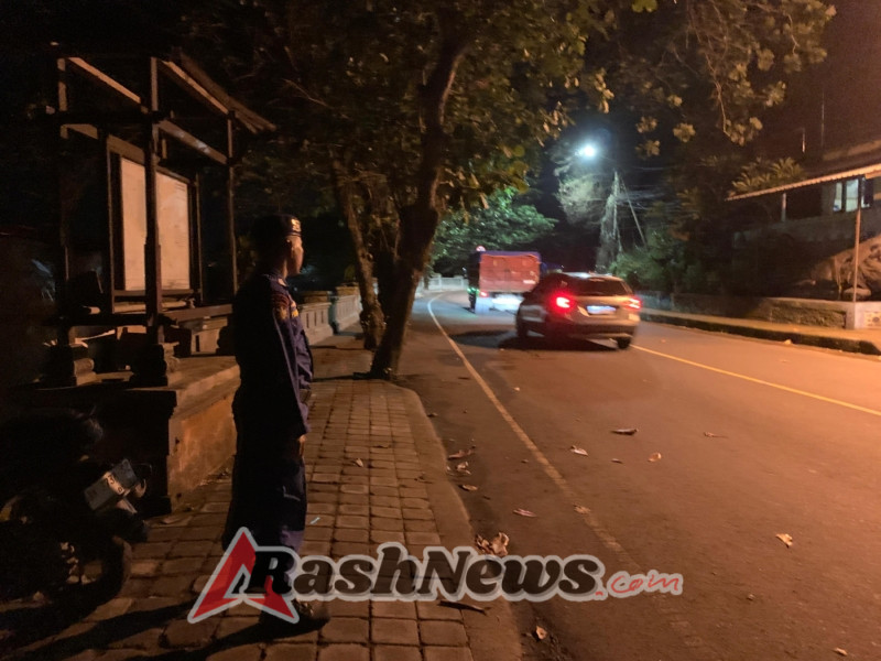 Jaga Keamanan Wisata Malam Hari, Sat Polairud Laksanakan Blue Light Patrol di Candidasa