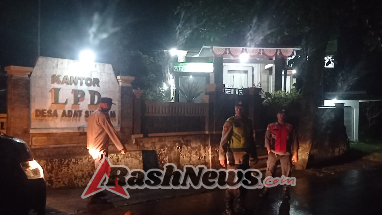 “Blue Light Patrol ” Polsek Bebandem Cegah Gangguan Kriminalitas Pada Jam Rawan Agar Terciptanya Situasi Yang Aman Dan Kondusif.