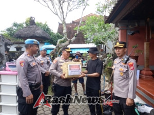 Kapolsek Mengwi Kunjungi Personil Yang Terdampak Banjir