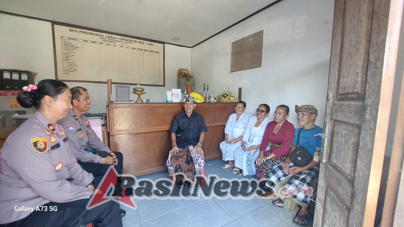 Polres Gianyar Gelar Jumat Curhat “Orti Krama Bali” di Pura Durga Kutri