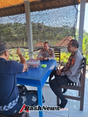 Kapolsek Kawasan Pelabuhan Padangbai Laksanakan Audiensi dengan Bendesa Adat Padangbai