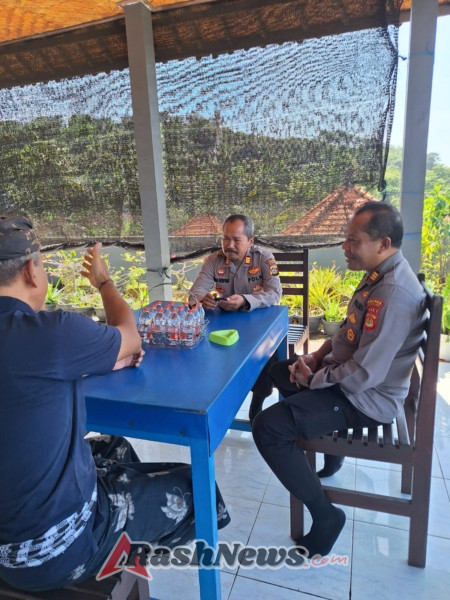 Kapolsek Kawasan Pelabuhan Padangbai Laksanakan Audiensi dengan Bendesa Adat Padangbai