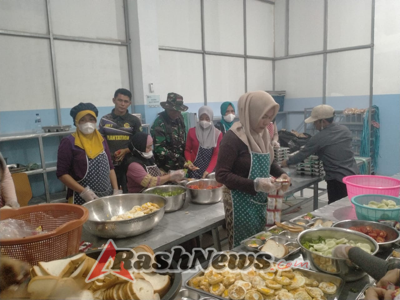 Penyaluran Logistik BGN di Dompu Aman dan Tertib Berkat Pendampingan Babinsa